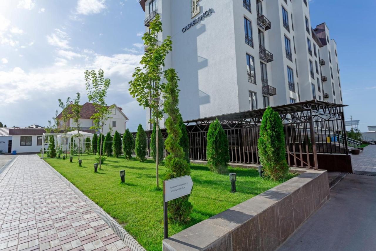 Casablanca Apart Hotel Bishkek Bagian luar foto