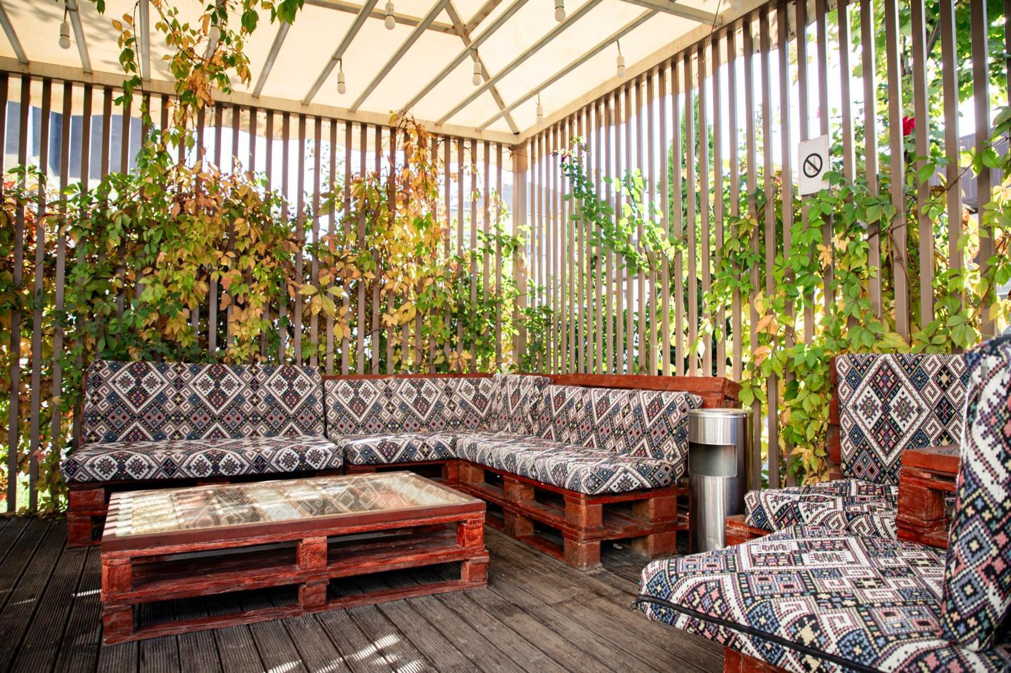 Casablanca Apart Hotel Bishkek Bagian luar foto