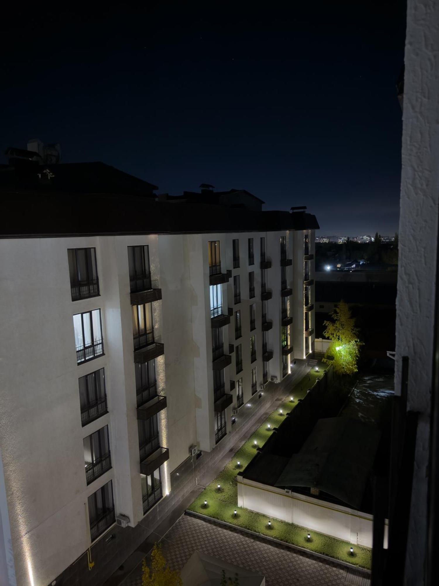 Casablanca Apart Hotel Bishkek Bagian luar foto