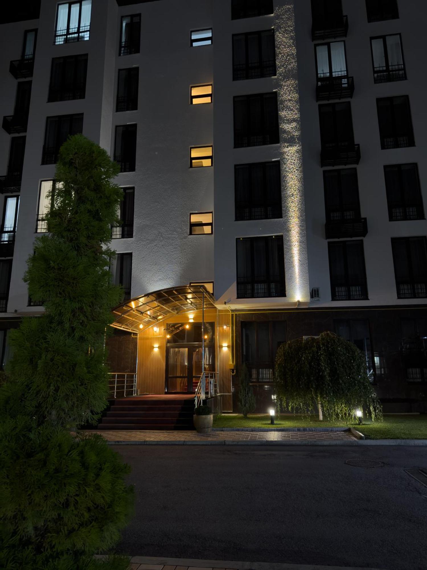 Casablanca Apart Hotel Bishkek Bagian luar foto