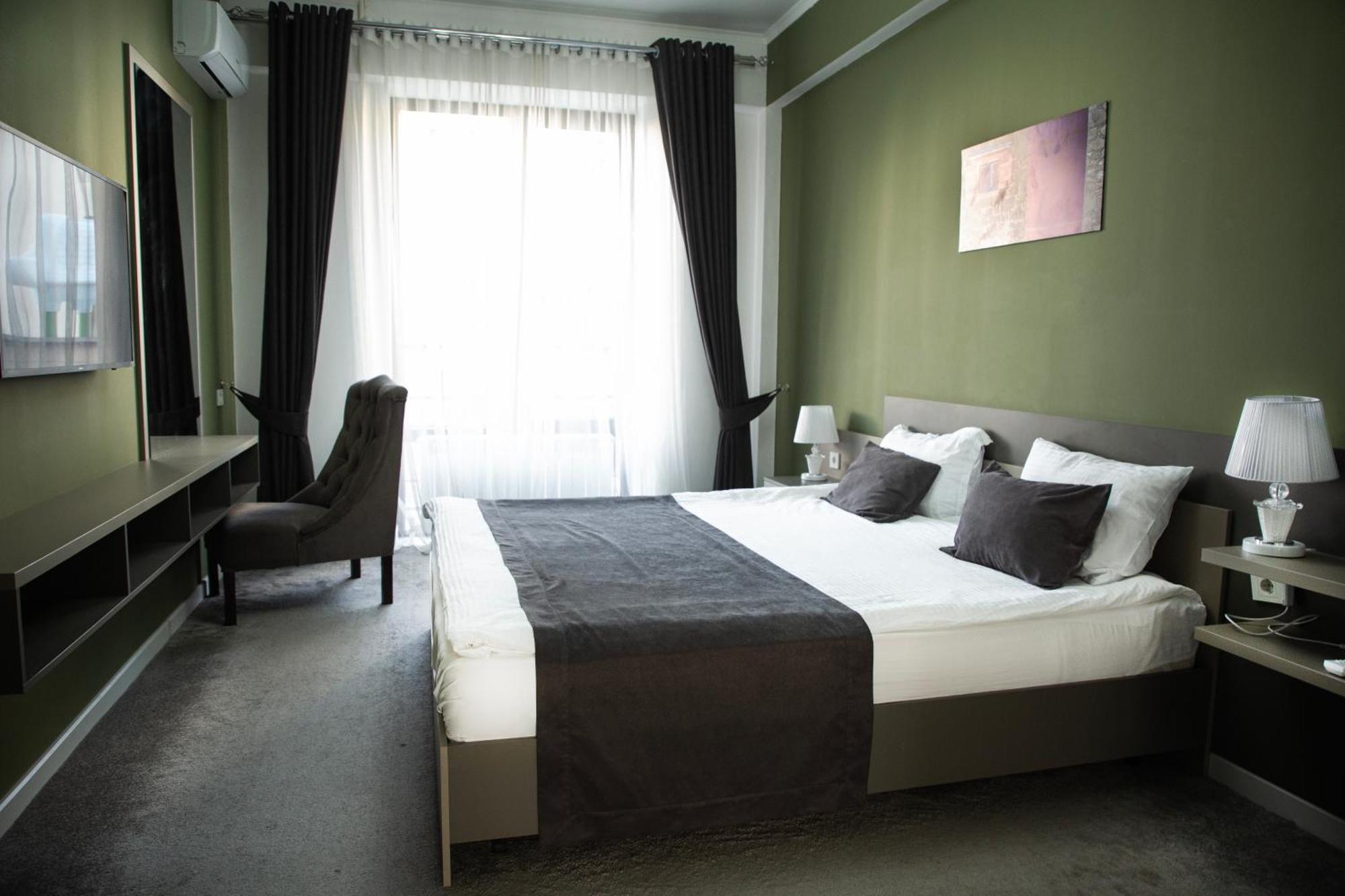 Casablanca Apart Hotel Bishkek Bagian luar foto
